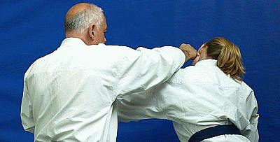 HammerfaustschlagWFUnterarmblockNachInnen03.gif