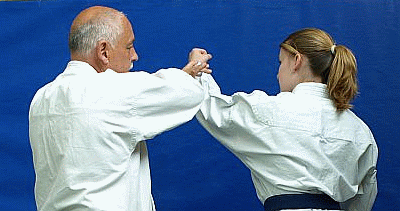 HammerfaustschlagWFUnterarmblockNachInnen02.gif