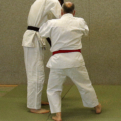 SchwitzkastenVonVorne-Handsperrhebel-Schulterwurf-Handdrehgriff06.gif