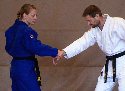 HandUndArmfassen01.gif