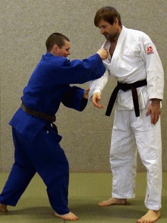 AeussererDropdown-Schulterzug02.gif