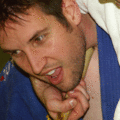 KnoechelwuergeMitDemStock07.gif